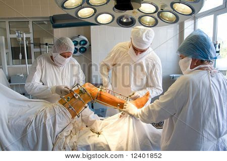 Chirurgen Team bei der Arbeit