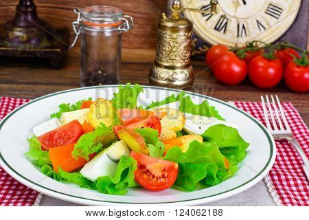 Tomato, Sweet Pepper with Egg and Bruschetta Studio Phoro