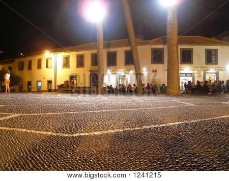 Cafe Bar di notte
