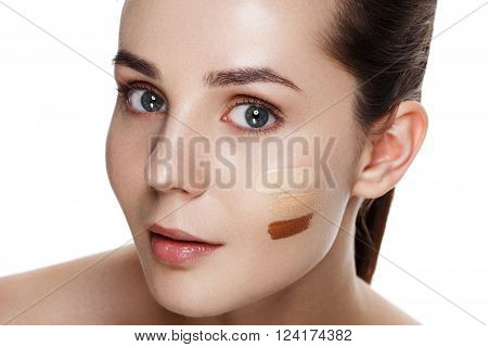 Beauty Girl Try To Different Tones Of Foundation Concealer. Natural Makeup For Brunette Woman With