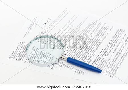smlouva s lupou