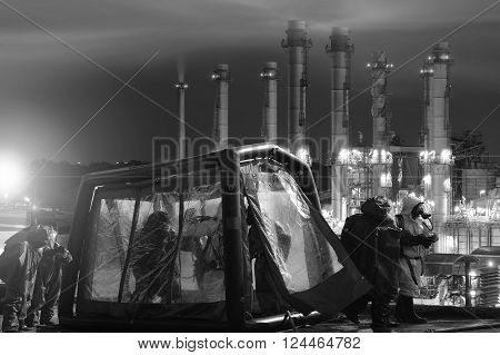 Decontamination  for emergency response Oil, refinery  plant.