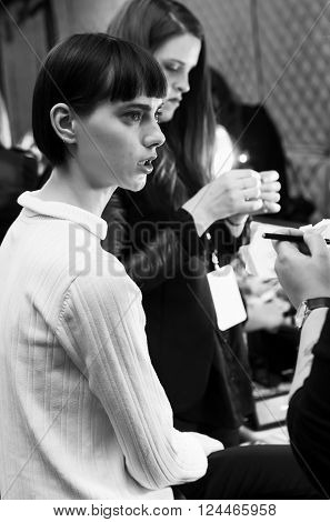 Desigual - Backstage - Fall 2016 Collection