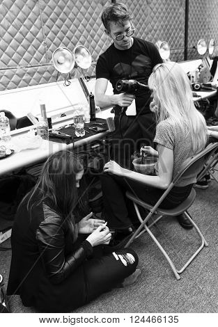 Desigual - Backstage - Fall 2016 Collection