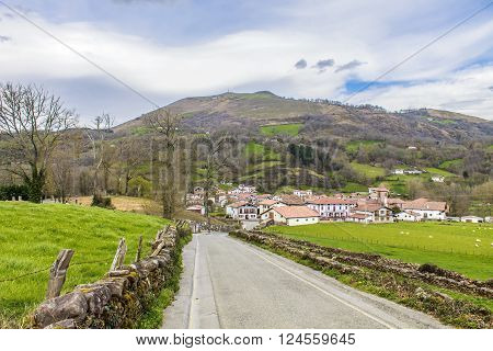 Sunday walk near the village Basgue Erratzu