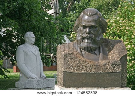 Moscow, Russia - June 13, 2009: Old Sculptures Of Karl Marx And Leonid Brezhnev  In Muzeon Art Park