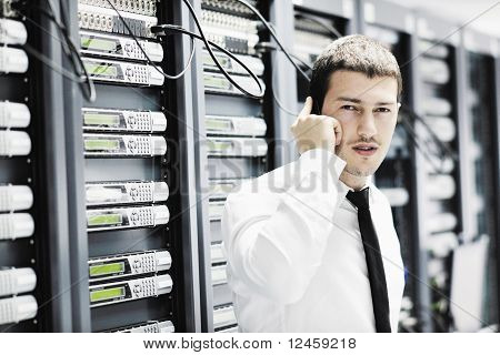 Se rekkakuski keskustelemme puhelimitse verkon Room