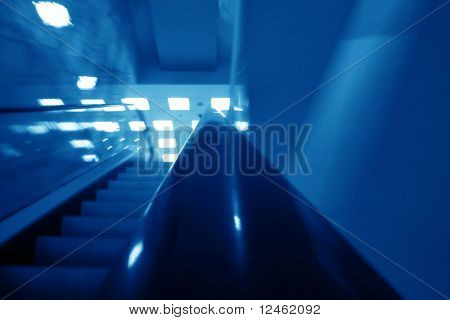 scale mobili trasporto moto blured business background