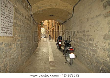 Barcelona, Catalonia, Spain - December 14, 2011: Street In Ciutat Vella (old Town) In Barcelona