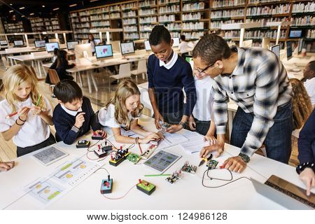 Electronic Experiment Observation Physics Study Concept