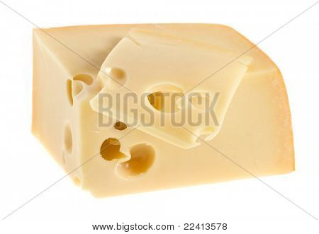 fromage isolé sur fond blanc