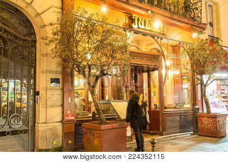 Paris, France-January 28, 2018 :Located right in the heart of Paris, a stone s throw from the Grands Boulevards and theatres, Brasserie Julien is a listed historical monument founded in 1903.