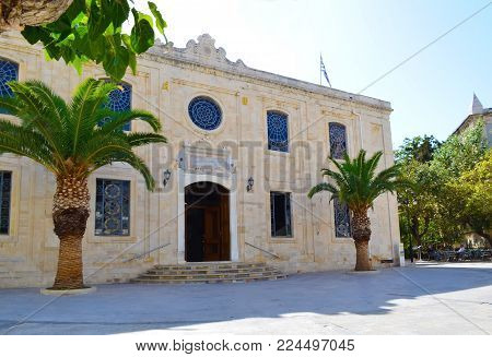 The Cathedral in the Byzantine style of Crete - The Cathedral Basilica of Saint Titus