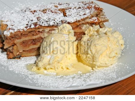 Apfel Strudel jäätelöä