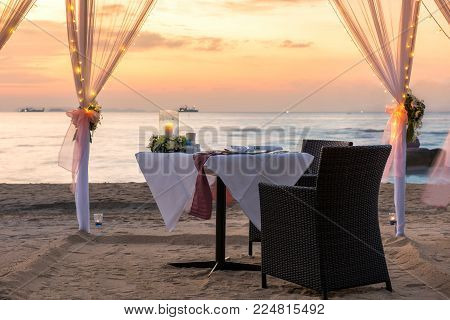 Beach Dining Table  romantic  with Cold Light