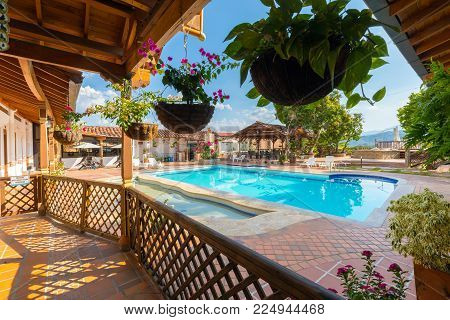January 2018 This is the pool of the Hotel Caseron in Santa Fe frequented in this period by many tourists who after visiting the city can relax in the swimming pool