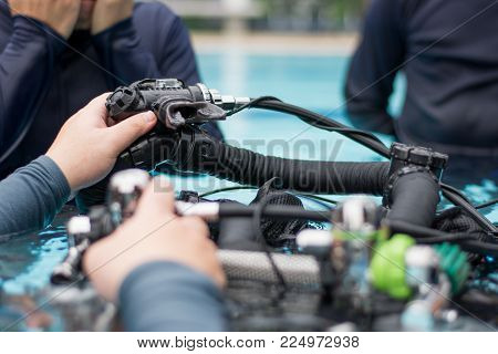 mouth piece scuba diver close circute equipment