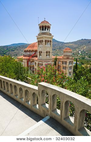Kirche Agios Nectarios auf Insel Aigina, Griechenland