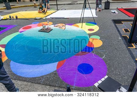 Redmond Wa., Usa  -august 16,  2019: The Firsft Day Of Chalkfest Event. A View Of The Beginnigs Of A