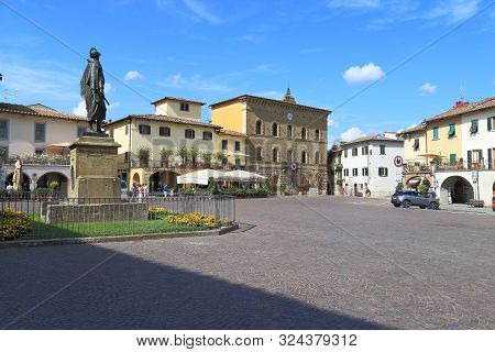 Greve In Chianti, Italy - September 15, 2018: This Is The Main Matteotti Square With Monumen To Mari