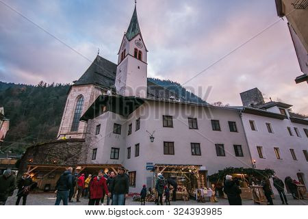 Rattenberg, Austria - December 1, 2018: Christmas Market In The Medieval Center Of Rattenberg At Sun