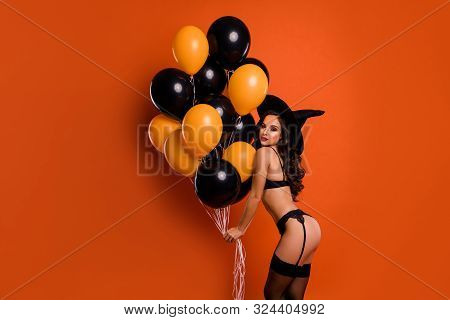 Profile Photo Of Beautiful Nude Lady Hold Air Balloons Ready For Private Party With Boyfriend Showin