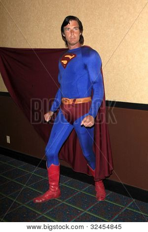 BURBANK - APR 22: Christopher Dennis se podílí na 
