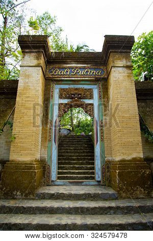 Ubud, Indonesia - August 30, 2019: Bali Pulina Coffee Plantation In Bali