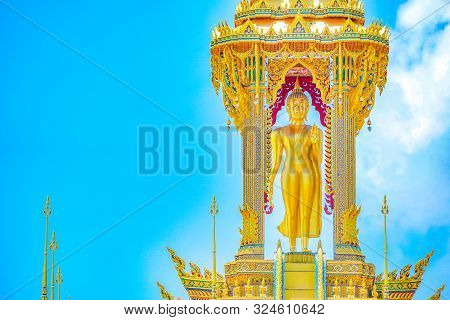 Golden Castle At Wat Thasung Or Wat Chantaram