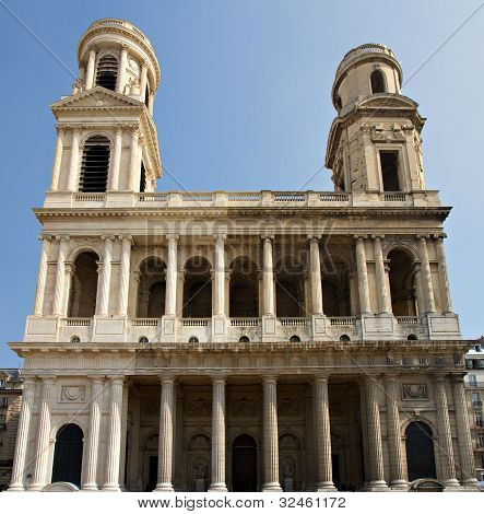 Fasáda z Eglise Saint-sulpice