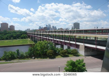 Most chodnik na U M Campus