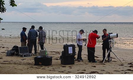 Labuan,malaysia-sept 29,2019:professional Astrophotography Telescope Equipped With Guider Scope & Ob