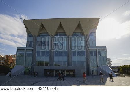 Alexandria, Egypt 11 - Apri L-  2021 :alexandria Bibliotheca