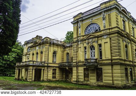 Neo-renaissance Abandoned Manor - Apytalaukis Manor House, Lithuania