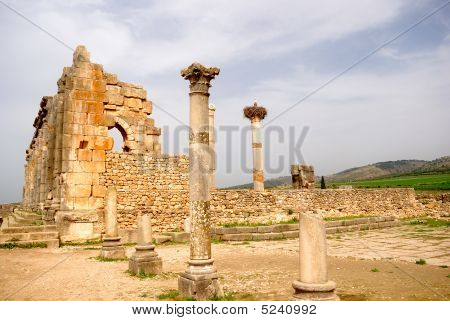 A antiga basílica, Volubilis, Marrocos