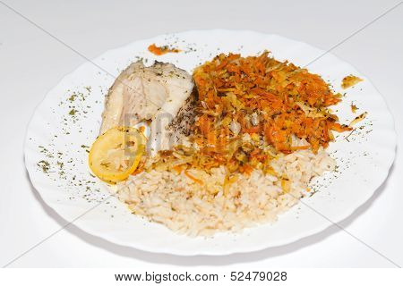 the healthy diet - brown rice with fisch and vegetable