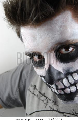 Assustador cara de esqueleto (carnaval, pintura de rosto)