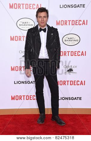 LOS ANGELES - JAN 21:  Ewan McGregor arrives to the 