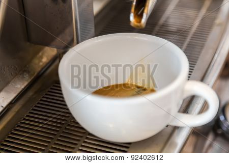 Prepares espresso in coffee shop