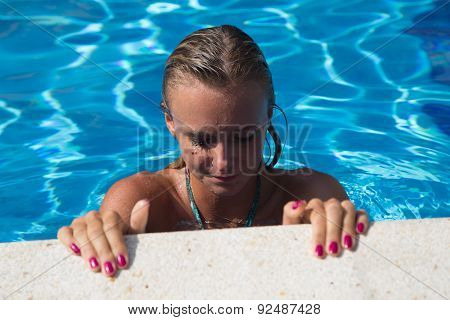 Sexy Girl In Bikini Swimms In Swimming Pool.