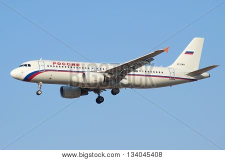 SAINT PETERSBURG, RUSSIA - AUGUST 21, 2015: Airbus A319 (VQ-BAV) of airline 