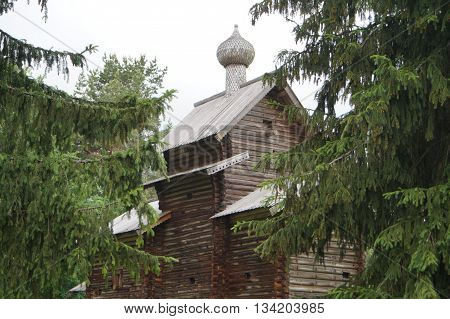 Russian village, wooden architecture, Church of St. Nicholas from the village Myakishevo khvoynensky district of 1642 buildings.