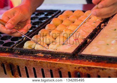 Making Homemade Japanese Traditional food - TAKOYAKI (octopus dumplings)