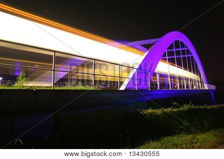 Bridge for lys skinner nær Stuttgart