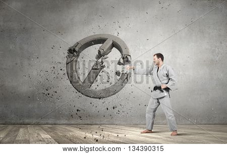 Krate man in action