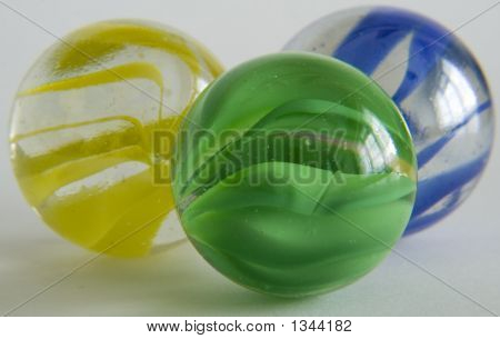 Trois billes