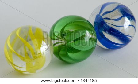 Trois billes