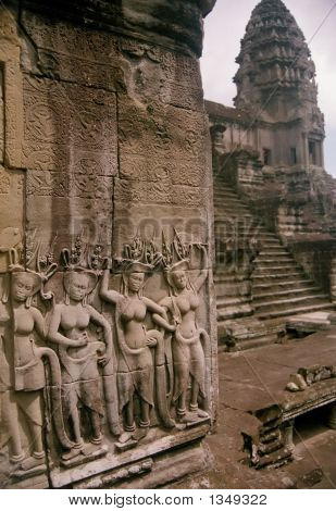  Angkor Asparas