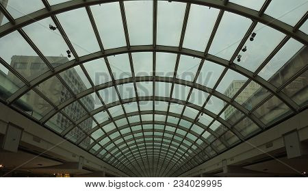 Modern Sky View Glass Ceiling Concept Adds Character To Architecture