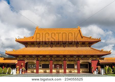 Hacienda Heights, Ca, Usa - March 23, 2018: Hall Of Bodhisattvas At Hsi Lai Buddhist Temple Under Bl